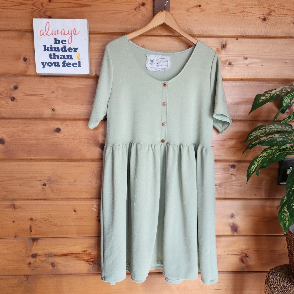 Farmhouse Frocks Green Floral Embossed Mia Dress Amish Made Pleated Stretch Sz L